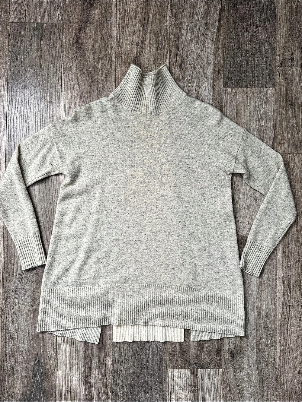 White + Warren Women's Luxury Cashmere Turtleneck Oversized Size Small Like New